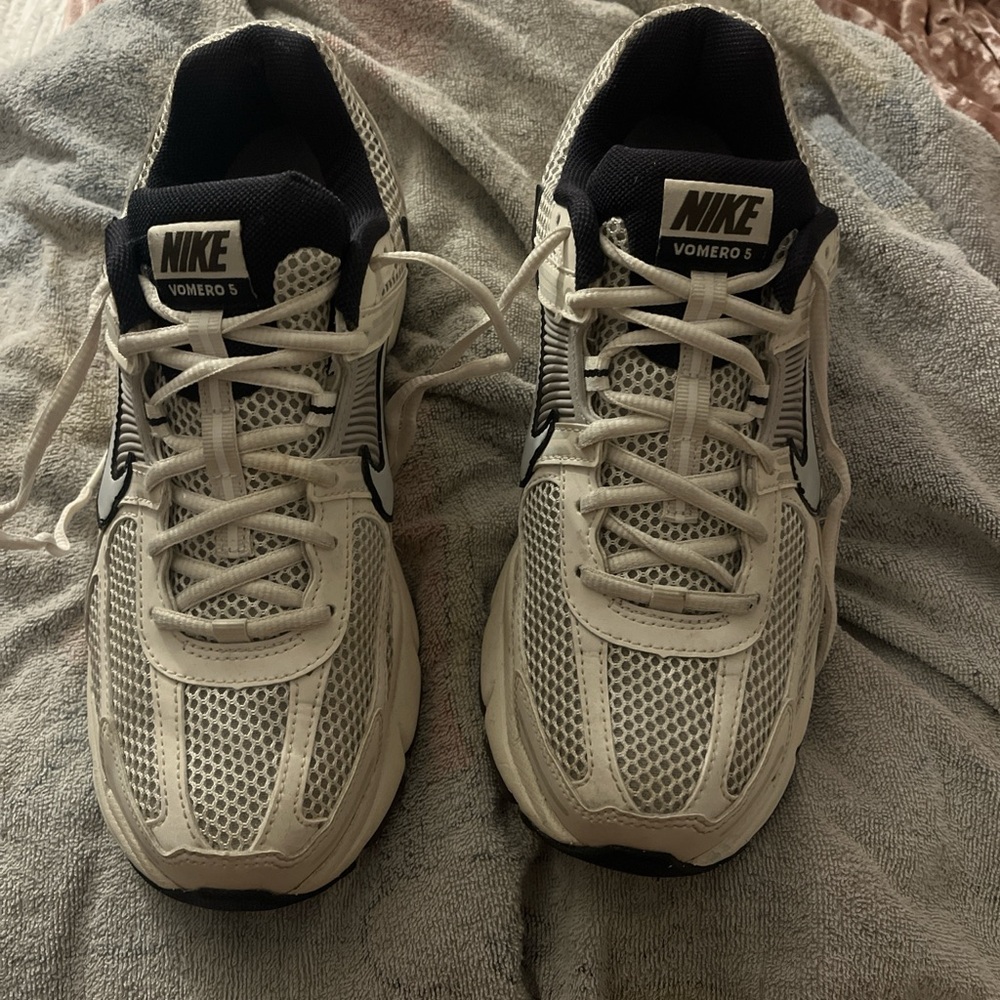 Nike Brown and cream bottoms Vomero 5 Nike trainers Sneakers